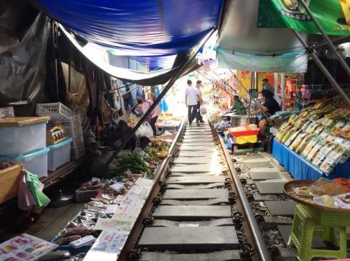ตลาดร่มหุบ Pantip